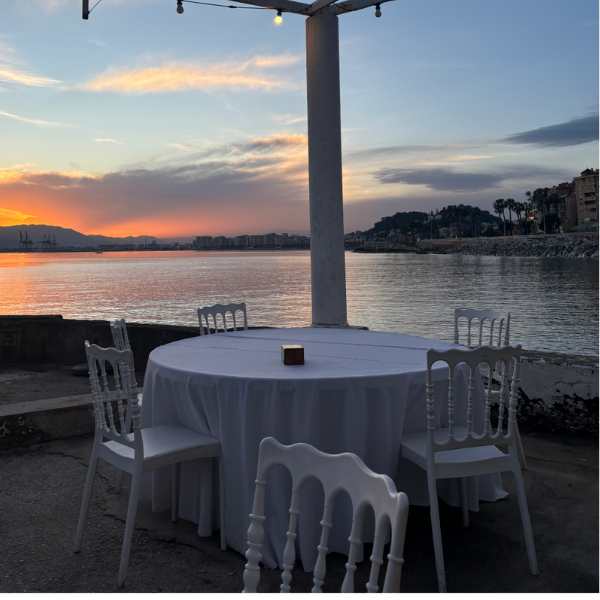 Uit eten gaan in Malaga is vaak nog heel goedkoop en het prachtige uitzicht krijg je er gratis bij