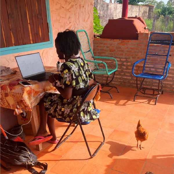 In Paraguay zag ik ook semi-zelfvoorzienende gemeenschappen waar leden naast elkaar woonden als buren die elk hun eigen moestuin en dieren hadden en af en toe ruilden.