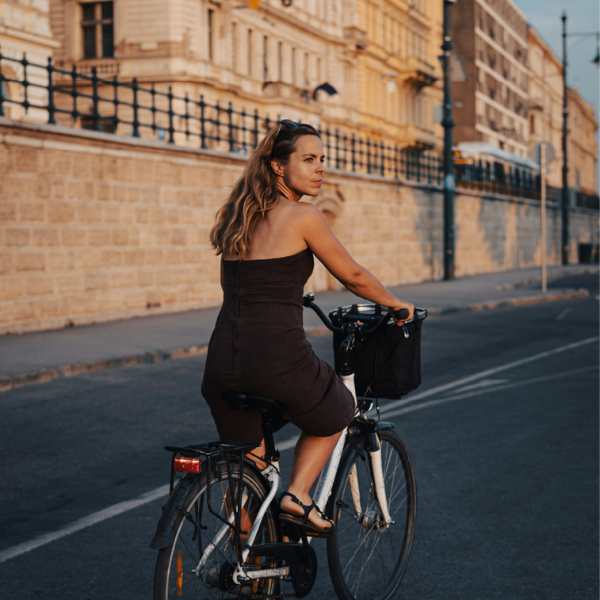 In Denemarken kan je zorgeloos en veilig over straat fietsen als vrouw en kind
